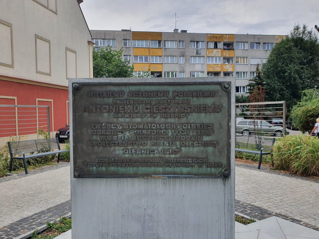 Antoni Cieszynski's monument, Olesnica - 04.jpg